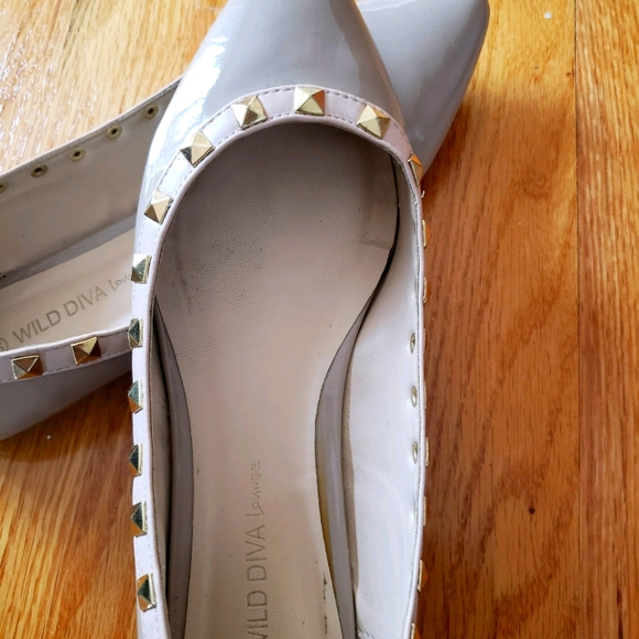 Flats - Picture 6 of 6